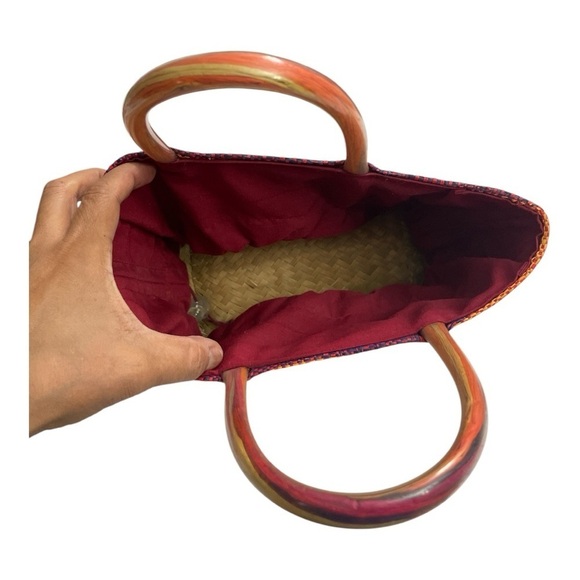 Kaloes Striped Multicolor Raffia Weaved Hand Shoulder Tote Purse/ Bag. - Picture 9 of 13